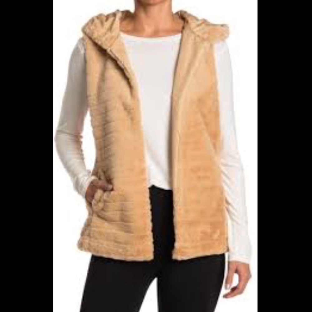 NWOT Papillon faux fur hooded vest